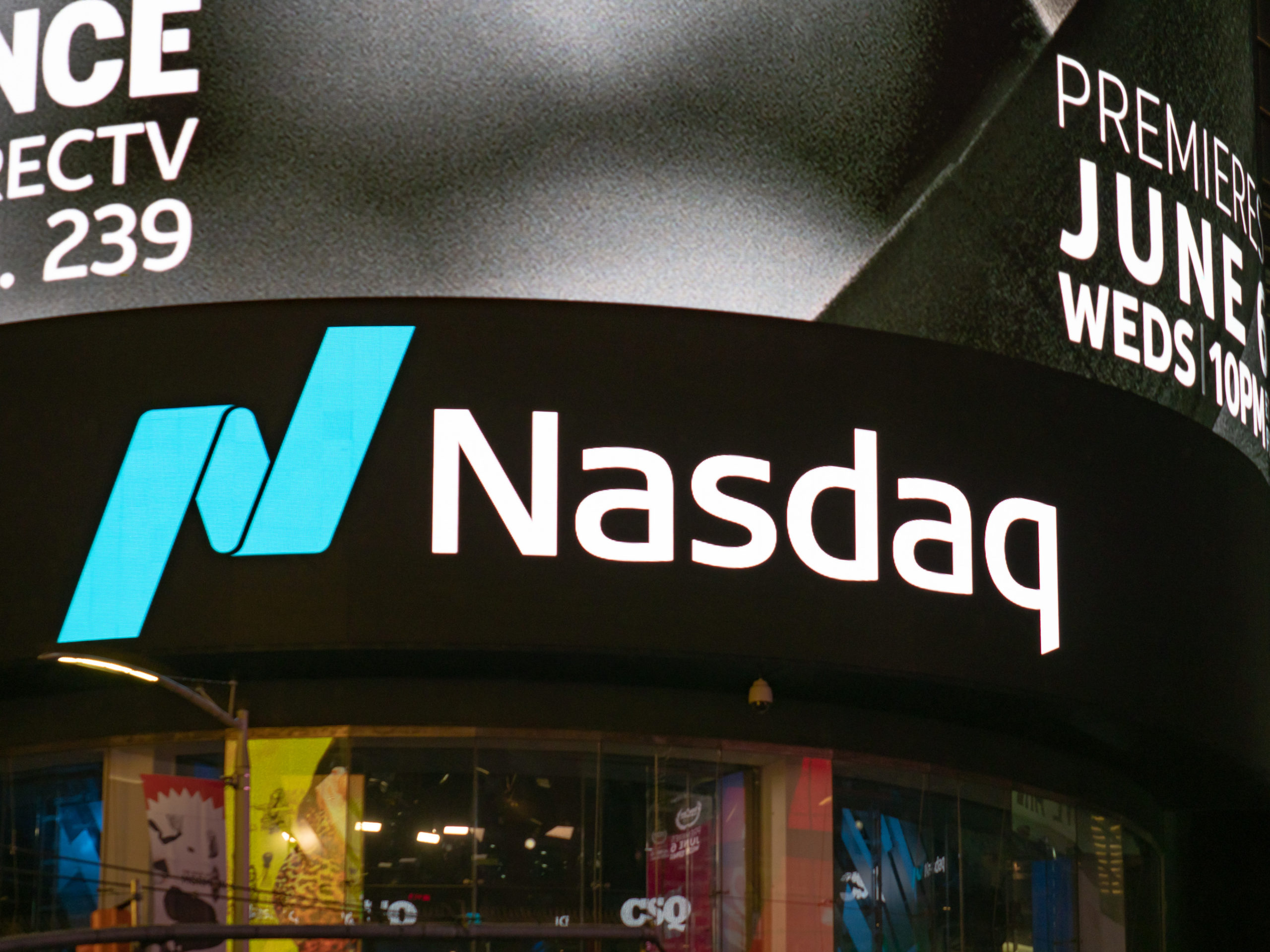 Börsenindizes Dow Jones, Nasdaq & S&P 500 brechen ein